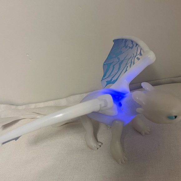 How to train your dragon Light Fury figure with sound - Picture 2 of 11